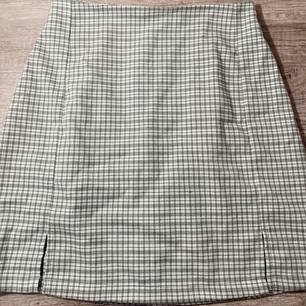 brandy melville cara skirt